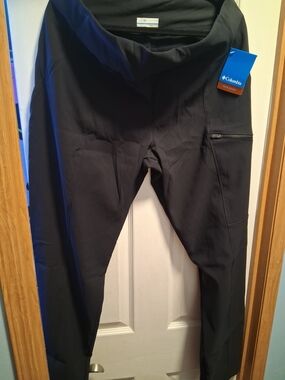 Columbia Black Activewear Pants with Side Zip Pocket